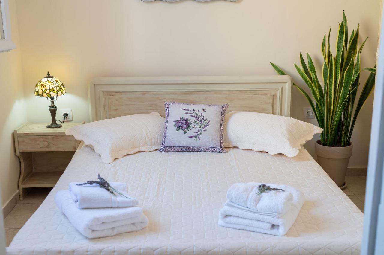 Flowers In The City - Elegant Home In Argostoli Eksteriør billede